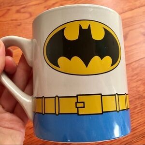 DC comics retired Batman mug. Batman belt yellow and blue ultimate belt 2011